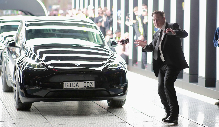 Elon Musk quiere recortar la plantilla de Tesla un 10%