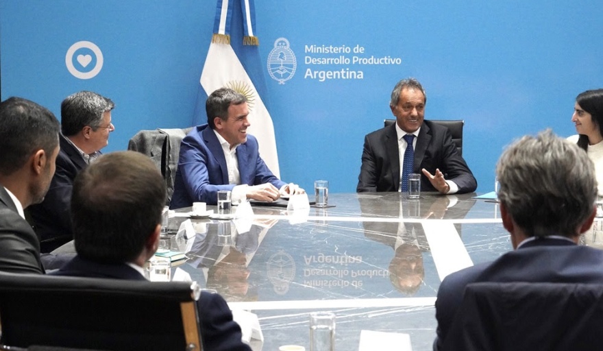 Scioli recibió a representantes de automotrices: “Es una industria central en la recuperación productiva del país”