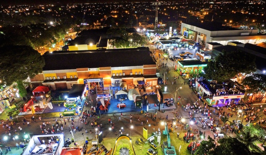 Empresas locales  exponen productos y servicios en la feria Expocruz de Bolivia