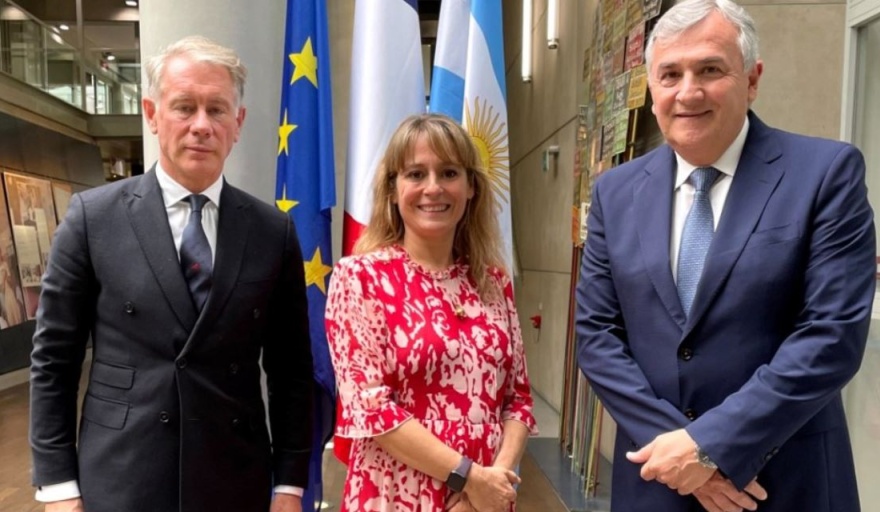 El gobernador de Jujuy, Gerardo Morales, presentó en Francia el proyecto de una planta de producción de energía termosolar