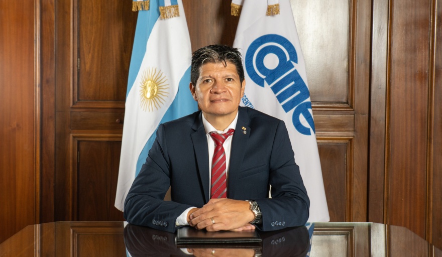 Para el titular de la CAME no es momento para financiar el turismo emisivo