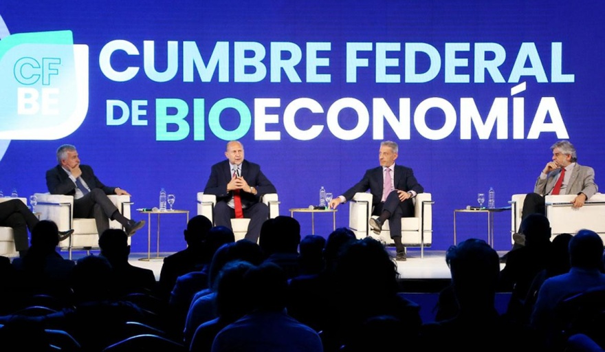 Cumbre de Bioeconomía: Perotti destacó la importancia del sector científico tecnológico