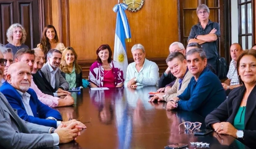UOM y empresarios acordaron paritaria del 18% trimestral
