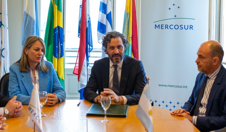 Cafiero obtiene financiamiento por 44 millones de dólares para las economías regionales de Entre Ríos, Corrientes y Misiones