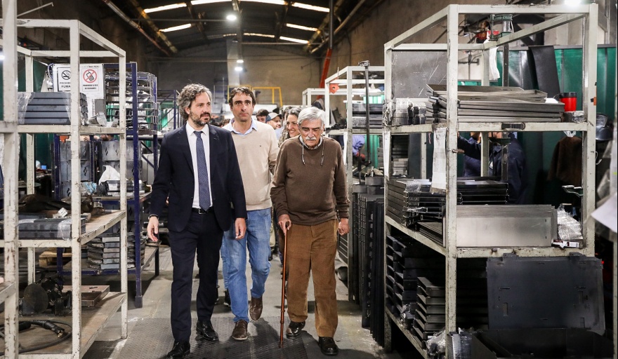 Cafiero en visita a PyME criticó las posturas económicas de la oposición: "Los dólares se deben conseguir a partir de las exportaciones, sin rifar la soberanía monetaria"