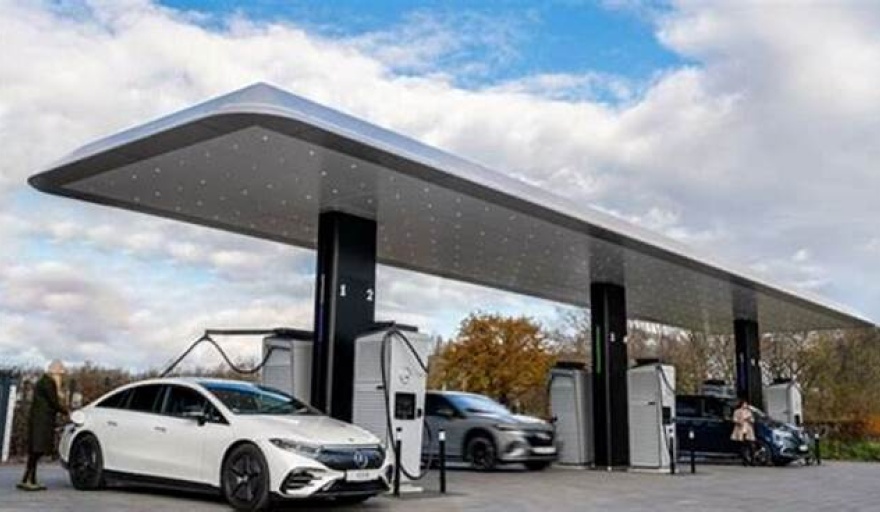 La primera electrolinera del Caribe ultima su puesta en marcha en Punta Cana