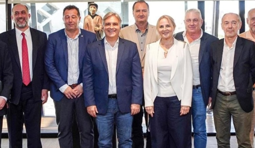 Llaryora y Del Re destacaron el potencial del sector metalúrgico que genera más de 1 millón de puestos de trabajo