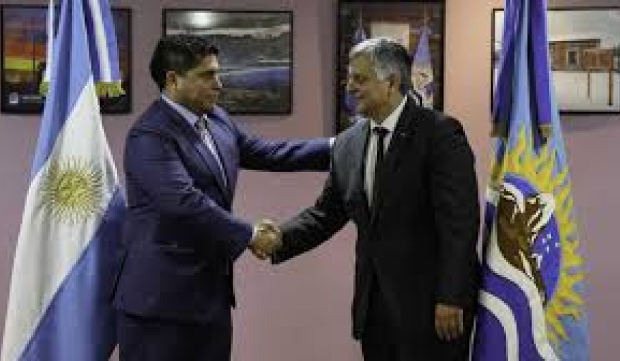 YPF y Santa Cruz acuerdan el traspaso de áreas convencionales