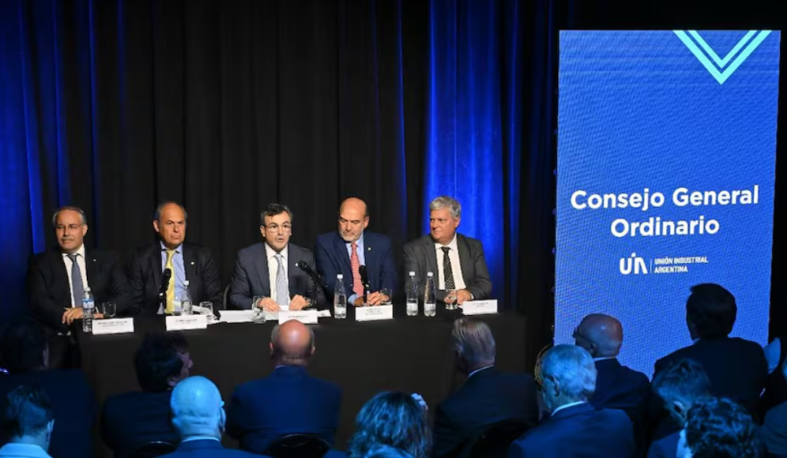 La UIA presentó sus nuevas autoridades y delineó la agenda industrial para el período 2025-2027