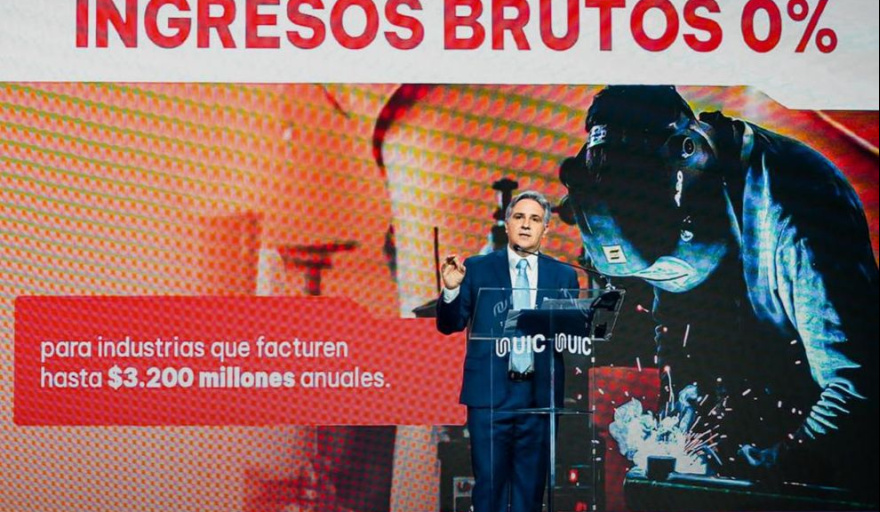 Llaryora anunció que elimina Ingresos Brutos para el 95% de las industrias de Córdoba