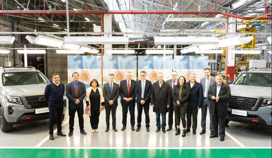 Kulfas: “Estamos recuperando la política industrial con más producción y trabajo argentino”