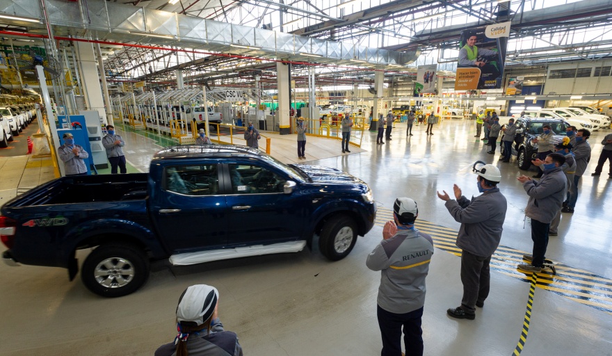 Renault abre nuevo turno e incorpora 300 empleados
