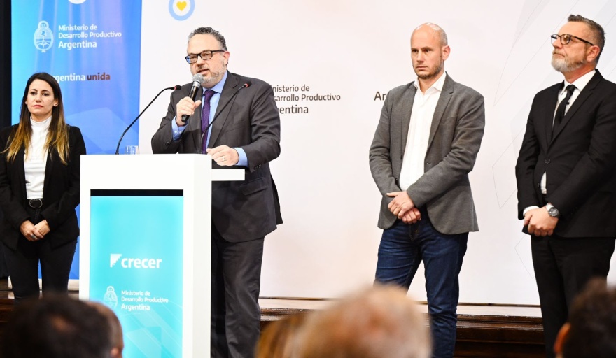 Kulfas anunció $70.000 millones para impulsar las exportaciones PyME y la sustitución de importaciones