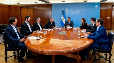 Acuerdan que la suba de combustibles no pasará del 4% mensual