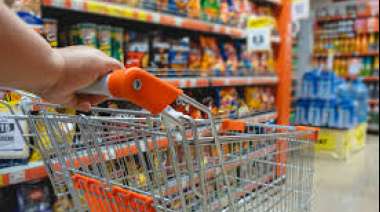 El consumo cayó 1,9% en agosto con retracción de ventas en kioscos, almacenes y farmacias