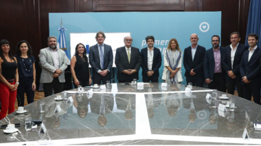 Fomentan la adquisición de bienes de origen nacional o nacionalizados, que impulsen la actividad productiva
