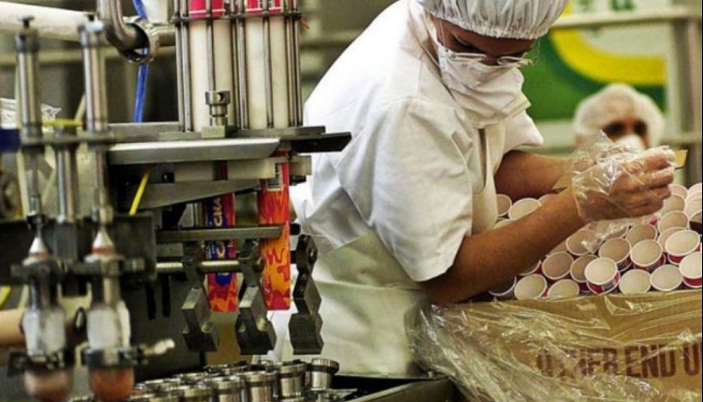 La actividad industrial mejoró 1,4% en julio, según la UIA