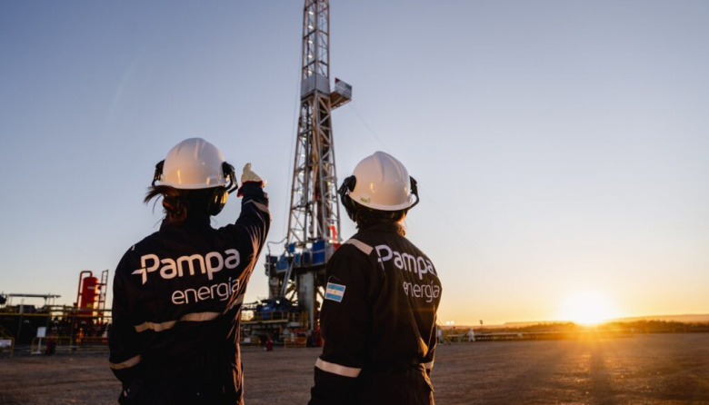 La producción de petróleo es récord en la Argentina y se acerca al millón de barriles diarios