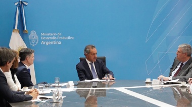 Scioli recibió a los representantes de Renault que presentaron plan para promover exportaciones