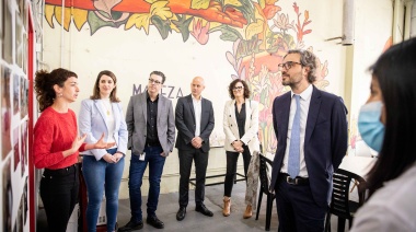 Cafiero visitó cooperativa de la economía popular que exportará resinas en alianza con empresa de Bahía Blanca