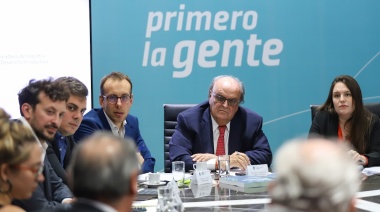 Mendiguren detalló las cuatro medidas para empresas y monotributistas.