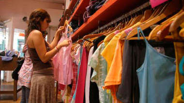 La venta de ropa cayó 7,7% interanual en el tercer bimestre del año