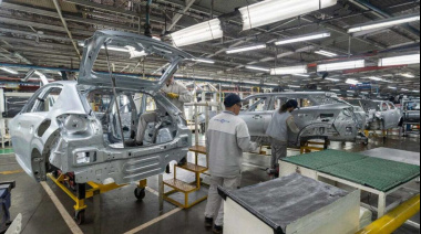 Stellantis frena la producción de sus pick-ups en Córdoba por una fuerte caída en la demanda