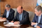 Insfrán firmó convenio con YPF Tecnología por energía renovables