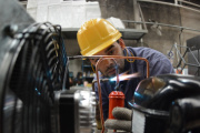 La industria creció 5,8%, pero todavía no alcanza a producciones medias históricas