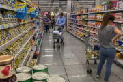 A pesar de la suba mensual, el consumo masivo sigue sin repuntar: cayó 4,3% interanual en julio