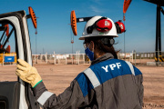 YPF anunció el RIGI más grande por US$25.000 millones para desarrollar Vaca Muerta