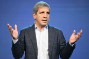 Caputo acusó a los industriales de vender bienes caros y de menor calidad a los argentinos