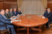 En medio de la caída de la industria, el Gobierno se reunió con las autoridades de la UIA